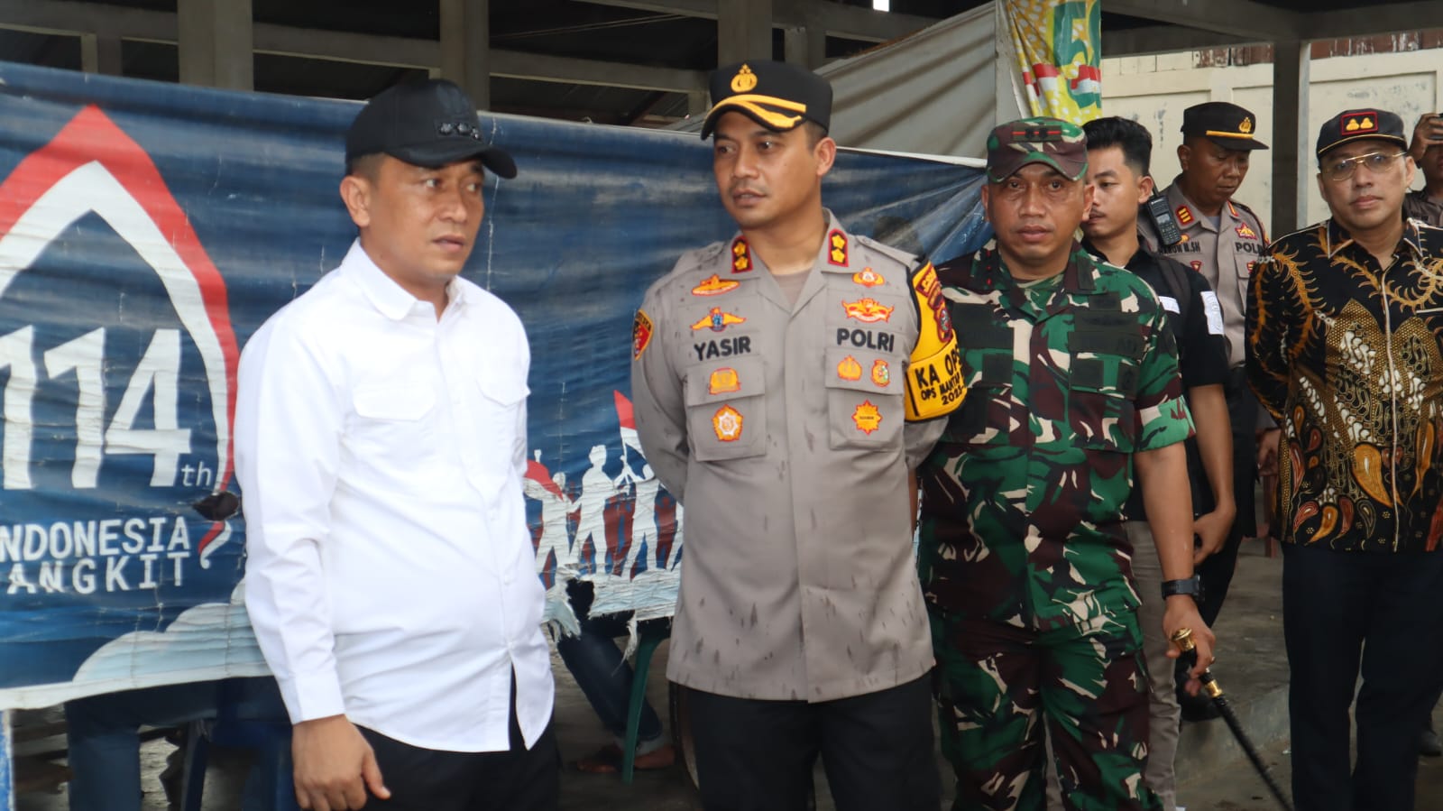 Potret kekompakan antara Kapolres Tapsel, AKBP Yasir Ahmadi, bersama Pj Bupati Paluta Patuan Rahmat Syukur P Hasibuan, Dandim 0212/Tapsel Letkol Inf Amrizal Nasution, Kajari Paluta Hartam Ediyanto, dan unsur Forkopimda lainnya saat meninjau pemungutan suara Pemilu di TPS