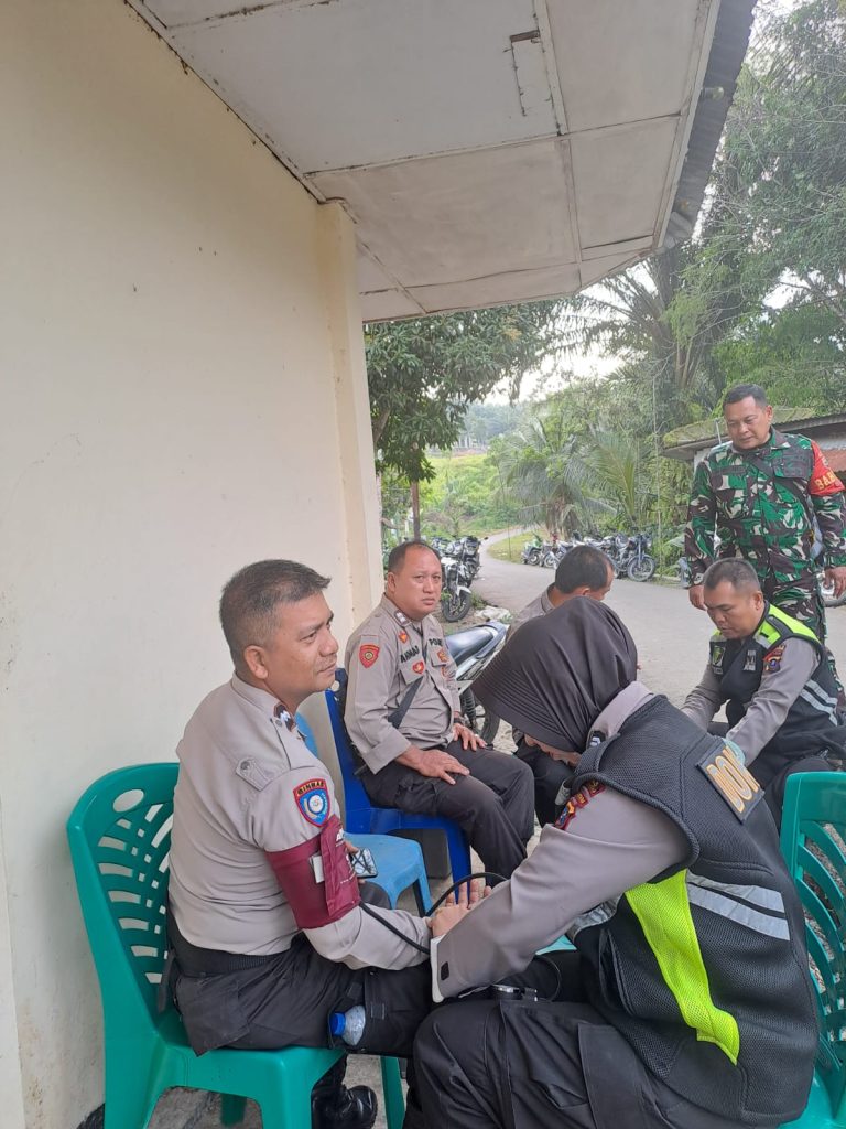 Polres Tapsel Peduli, Cek Kesehatan Petugas Pam di Kantor PPK