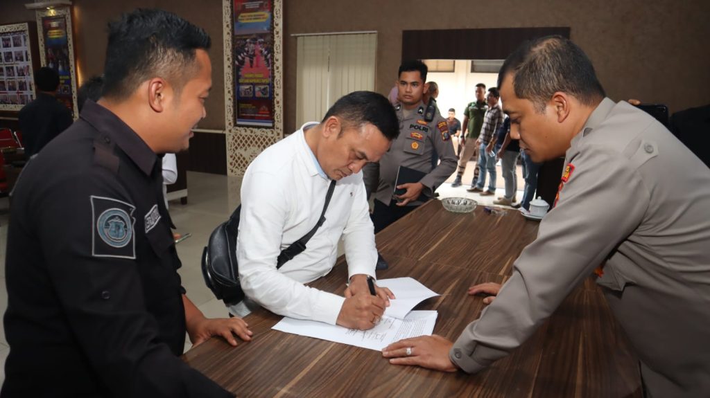 Kapolres Tapsel Sukses Memediasi Konflik antar PT SAE dan Karyawan