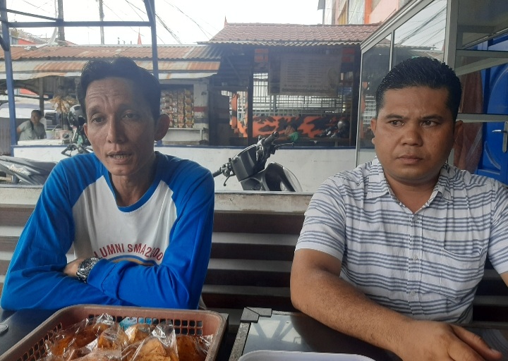 Dipo Alam Siregar (kiri) dan Awaluddin Harahap (kanan) saat beri keterangan pers ke wartawan