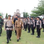 Kapolres Tapsel, AKBP Yasir Ahmadi, dan unsur Forkopimda lainnya saat cek pasukan pengamanan Pemilu