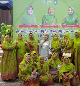 Peringati Isra’ Mikraj Nabi, Muslimat NU Desa Tabuyung Hadir di Masjid Agung Nur Ala Nur, Panyabungan