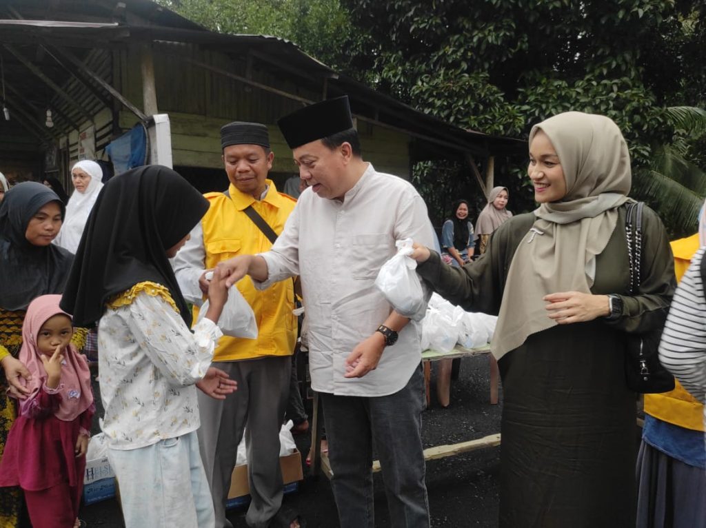 Kedekatan Warga Batang Toru dan Ja’far Ritonga Terbangun Erat Kala Bagi-bagi Takjil