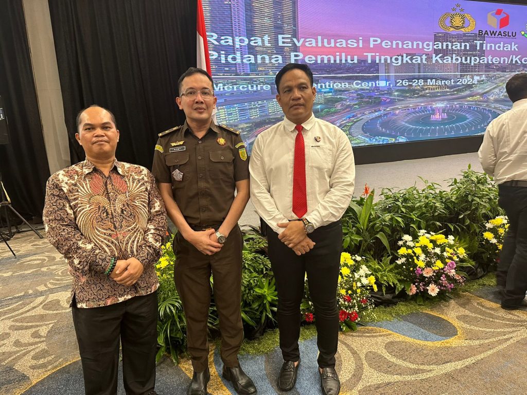 Kasat Reskrim Polres Tapsel Hadiri Rapat Evaluasi Tindak Pidana Pemilu