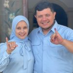 Ketua TKD Prabowo-Gibran Tapsel, Abdul Basith Dalimunthe (kanan) bersama istri (kiri) usai mencoblos pada Pemilu 14 Februari 2024 lalu