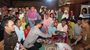 Responsif, Kapolres Tapsel dan Forkopimda Bantu Warga Paluta yang Derita Benjolan