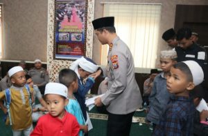 Sosok Pengayom, AKBP Yasir Santuni Anak Yatim di Peringatan Israk Mikraj
