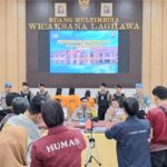 Kapolres OKU, AKBP Imam Zamroni, saat memimpin konferensi pers kasus dugaan pembunuhan terhadap penyadap karet