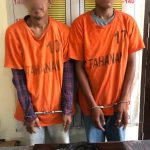 Kurir sabu, TPH dan kawannya, AS, usai ditangkap Tim dari Sat Resnarkoba Polres Tapsel lantaran bawa sabu dari Kabupaten Labusel