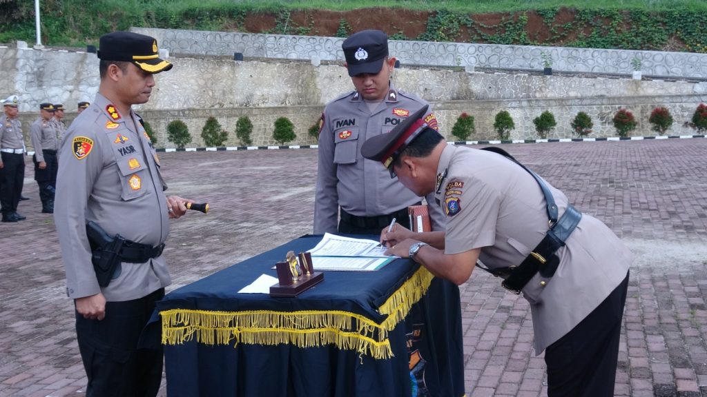 Kapolres Tapsel Pimpin Sertijab Kasat Intelkam