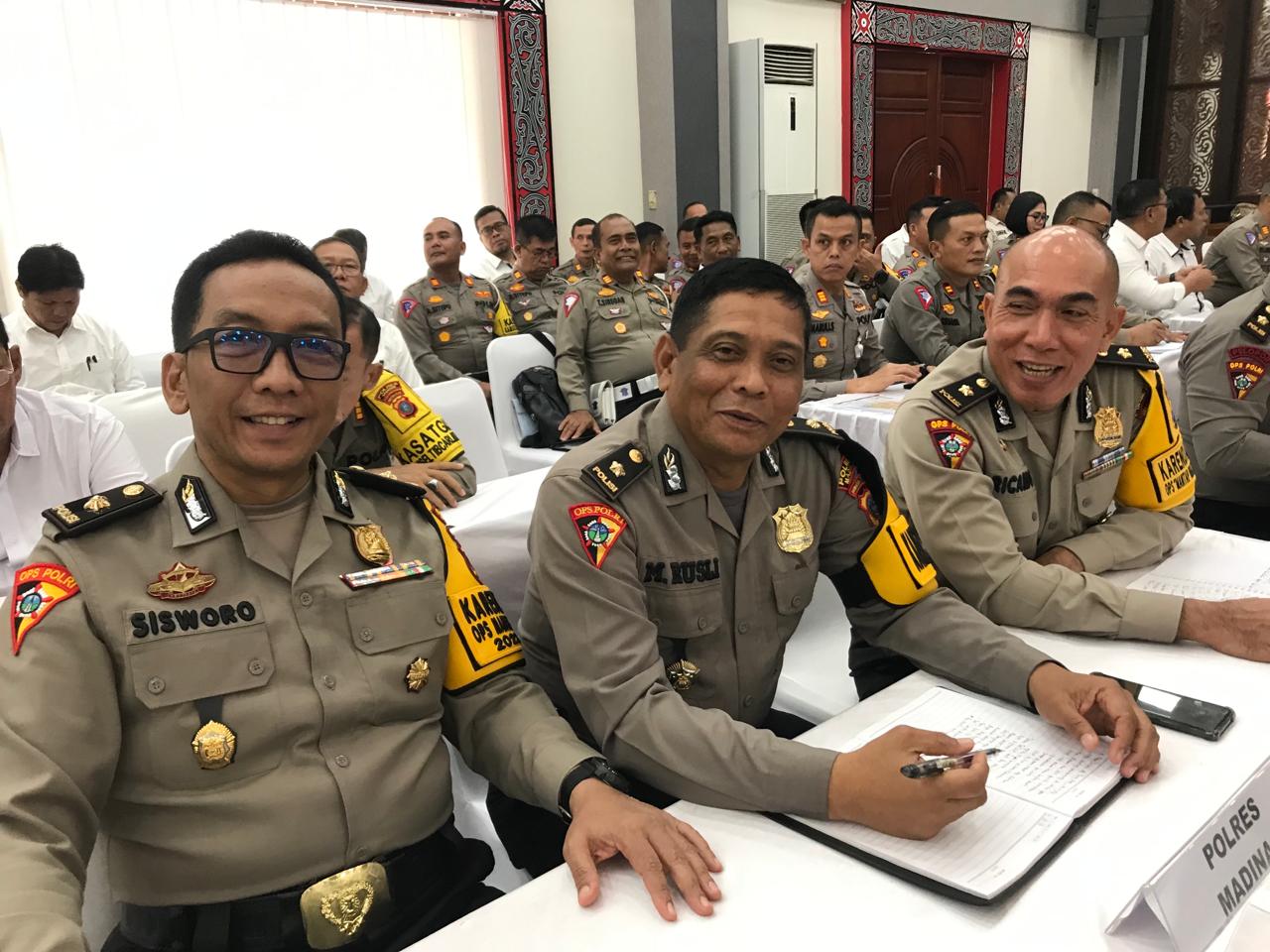 Kabag Ops Polres Tapsel, Kompol Sisworo, saat mengikuti Lat Pra Ops Ketupat Toba 2024