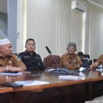 Kasi Humas Polres Tapanuli Selatan (Tapsel), Brigadir Erlangga Gautama Nasution, saat menghadiri zoom meeting terkait layanan tunggal panggilan darurat 112