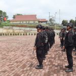 Kabag Ops Polres Tapsel, Kompol Sisworo, saat menerima personel Yon C Satbrimob Polda Sumut dalam rangka Operasi Ketupat Toba 2024