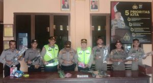 Jelang Lebaran, Polsek Padang Bolak Razia Petasan dan Senjata Mainan   