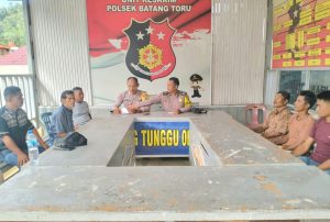 Polsek Batang Toru Sukses Mediasi Kasus Penebangan Pohon Karet