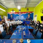 Ketua Tim Penjaringan PAN di Pilkada Kota Padangsidimpuan, Adianto Siregar, serahkan formulir pendaftaran Balon Wali Kota ke Jon Sujani Pasaribu