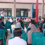 Kepala SMAN 1 Angkola Barat, Salamat Siregar, saat memberi arahan di hari terakhir UAS untuk mencegah siswa melakukan aksi corat-coret