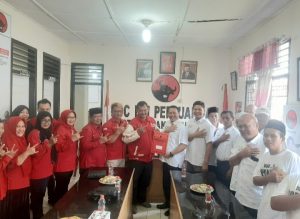 Jon Sujani Jadi Pendaftar Balon Wali Kota Padangsidimpuan Pertama di PDI Perjuangan