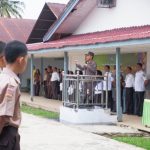 Kajari, Dr Lambok MJ Sidabutar, saat menyentuh langsung siswa SMAN 4 Padangsidimpuan lewat penyuluhan hukum bertajuk JMS