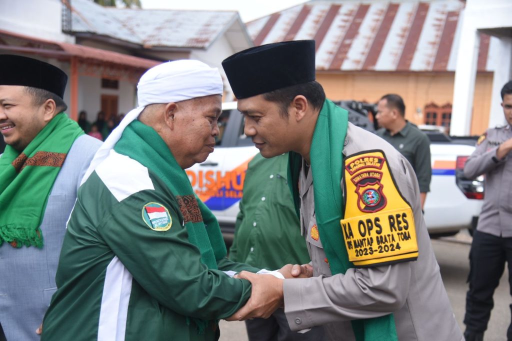 Kekeluargaan AKBP Yasir ke Ulama Terasa di Halal Bihalal PCNU Tapsel   