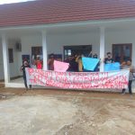 Massa Gemas saat melakukan aksi diam dengan memelester mulut sekaligus melaporkan 13 item proyek di Dinas Naker Tapsel yang kuat dugaan sarat akan korupsi