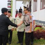 Kapolres Tapsel, AKBP Yasir Ahmadi, menyambut Pj Gubsu Mayjen TNI (Purn) Hasanuddin, saat penyerahan tunggul Kecamatan terbaik tingkat Provinsi Sumut kategori Kabupaten tahun 2023