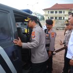 Kapolres Tapsel, AKBP Yasir Ahmadi, saat melakukan cek dan pemeriksaan Ranmor Dinas Polri roda dua dan empat guna mendukung tugas melayani masyarakat
