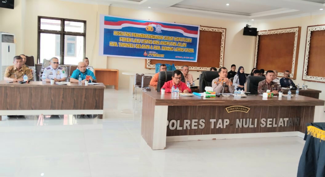 Kapolres Tapsel, AKBP Yasir Ahmadi, bersama berbagai stakeholder terkait, mengikuti zoom meeting penekenan draf SK FLLAJ yang dipimpin langsung Kapoldasu, Irjen Pol Agung Setya Imam Effendi