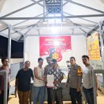 Kedua pria yang sempat berkelahi akhirnya memilih berdamai di hadapan personel Polsek Batang Toru