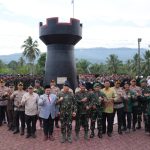 Kapoldasu, Irjen Pol Agung Setya Imam Effendi, berfoto bersama dengan jajaran Forkopimda se-Tabagsel usai melaksanakan Upacara dalam rangka memperingati Hari Juang Benteng Huraba ke-75 di Kelurahan Pintu Padang, Kecamatan Batang Angkola, Kabupaten Tapsel
