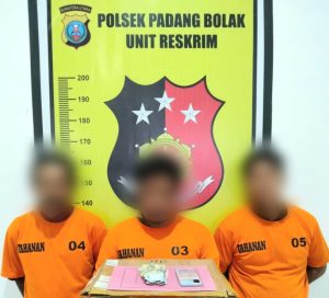 Dukung Negara Basmi Perjudian, Polsek Padang Bolak Bekuk 3 Pemain Judol Bola Rontok