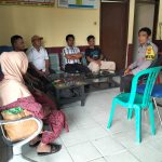 Kedua belah pihak yang masih keluarga dan terlibat kesalahpahaman saat dimediasi di Polsek Sipirok hingga berakhir damai