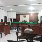 Penyidik Polsek Padang Bolak mengikuti agenda sidang Tipiring kasus pencurian berondolan buah sawit di Pengadilan Negeri Padangsidimpuan