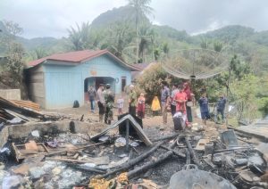 Ditinggal ke Ladang, Rumah Kayu di Aek Bilah Ludes Ludes Terbakar