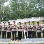 Polres Tapsel dan Yon C Sat Brimob Polda Sumut usai menggelar ziarah ke taman makam Pahlawan di Sipirok