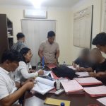 Penyidik Sat Resnarkoba Polres Tapsel saat melimpahkan ketiga tersangka kasus narkoba ke JPU Kejari Paluta