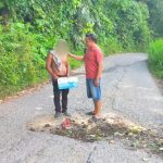 Tim Opsnal Sat Reskrim Polres Tapsel amankan satu dari 3 petani saat melakukan Pungli dengan memanfaatkan akses jalan yang berlubang