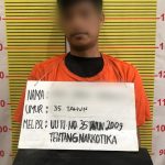 MIH menunjukkan barang bukti sabu usai diamankan Tim Sat Resnarkoba Polres Tapsel