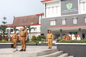 Usai Cuti Lebaran, Bupati Tapsel Pimpin Apel Gabungan