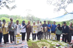 Bupati Tapsel Bersama Masyarakat Hadiri Penanaman Bibit Varietas Unggul
