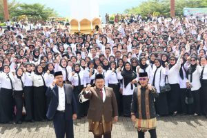 Pimpin Upacara Hardiknas, Bupati Tapsel Kenakan Baju Adat Angkola