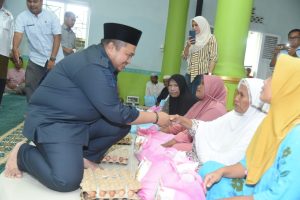 Bupati Tapsel Serahkan ZIS Secara Serentak ke Seluruh Kecamatan se-Tapsel