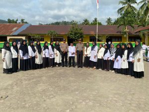 Kapolsek Batang Angkola Ajak Siswa MTsN 4 Tolang Hindari Kenakalan Remaja