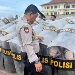 Kasat Samapta Polres Tapsel, AKP Tona Simanjuntak, saat memimpin langsung latihan rutin personel Dalmas jelang Pam Pilkada