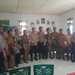 Waka Polres Tapsel, Kompol Rapi Pinakri, saat menggelar gerakan Jelajah Huta bersama masyarakat