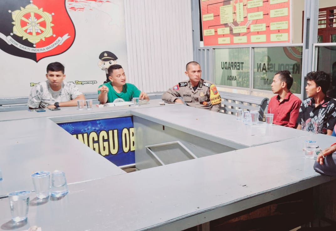 Kanit Reskrim Polsek Batang Toru, Iptu RN Tarigan, saat memimpin mediasi kasus dugaan penganiayaan hingga berakhir damai
