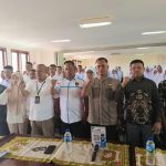 Kasat Resnarkoba Polres Tapsel, AKP Salomo Sagala, bersama BNN dan Guru Sekolah, usai menggelar sosialisasi bahaya narkoba ke ratusan siswa-siswi MAN IC Sipirok