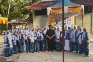 Hadiri Pengajian BKMT di Desa Sipangko, Warga Sebut Bupati Dolly Pasaribu Favorit