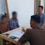 Penyidik Unit Reskrim Polsek Batang Toru limpahkan dua tersangka kasus pencurian ke Kejari Tapsel