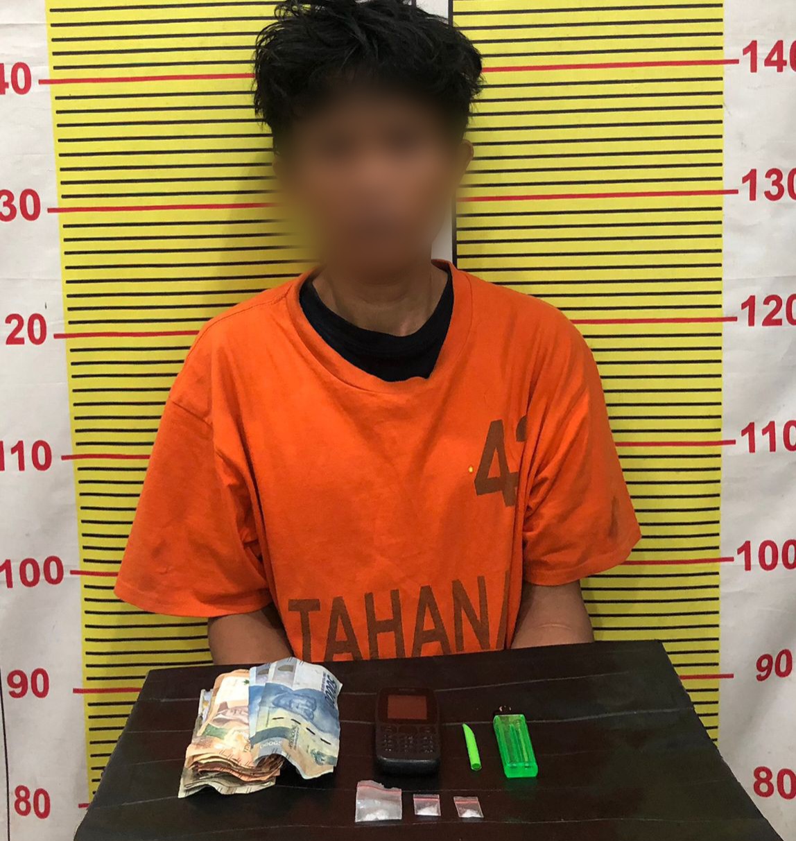 WSH usai tertangkap Tim Opsnal Sat Resnarkoba Polres Tapsel saat menunjukkan barang bukti narkoba yang kuat dugaan miliknya